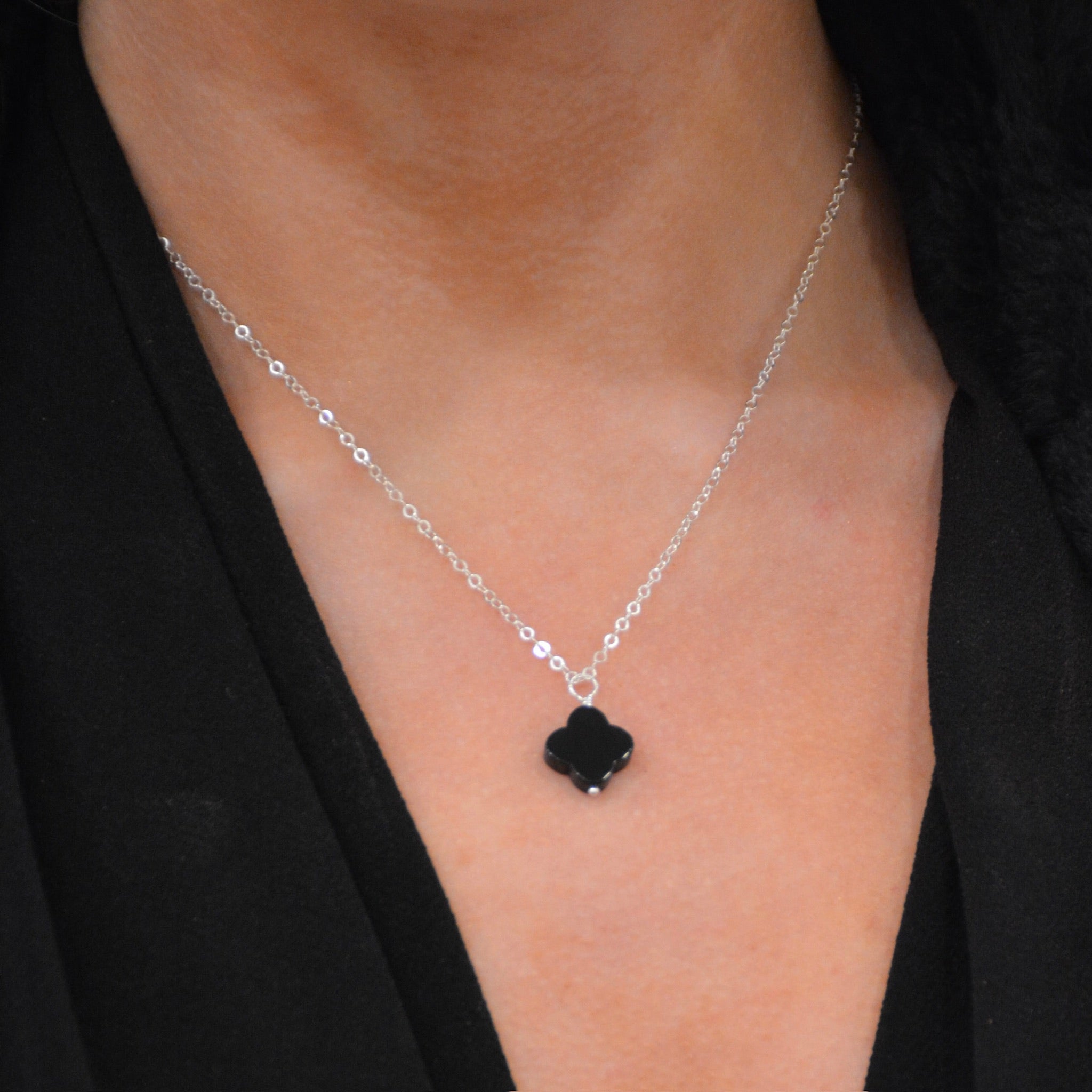 Payton Clover Necklace - Onyx