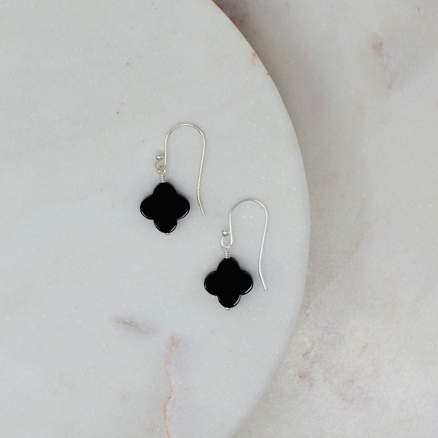 Payton Clover Earrings - Onyx